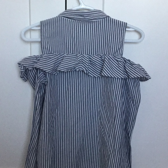 Button up top - Picture 3 of 3